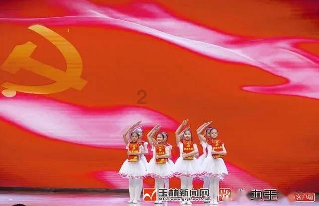 民生银行济南分行营业部关爱新市民举办腊八蒜DIY活动